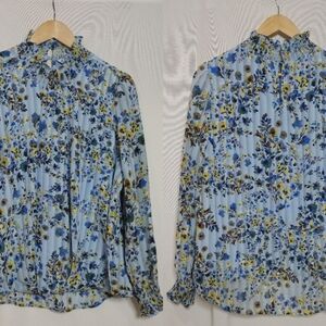 Nanette Lepore Windswept Blue Floral Long Sleeve Blouse Smocked Details Large L‎